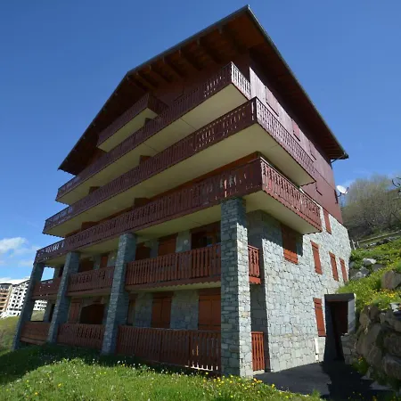 Chaleureux 4 Pieces, 8 Pers, Aux Pieds, Balcon, Reberty 1850, Les Menuires - Fr-1-452-81 Apartment *